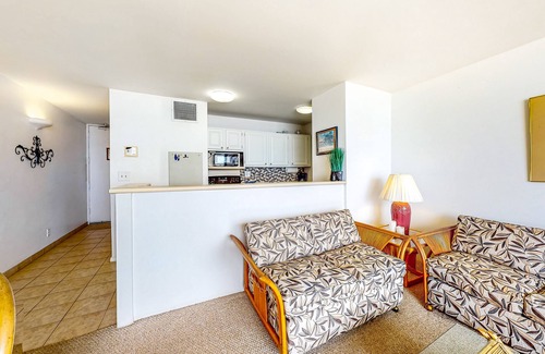 Kihei House | Sugar Beach Resort Condo w/Shared Pool/Hot tub, Private W/D-Surf, Bike, Golf