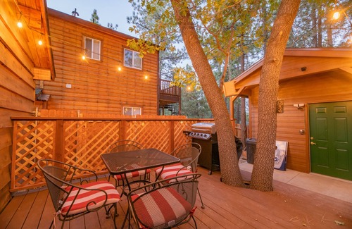 Sugarloaf House | Sugar Pine - Portable A/C, Barbecue, Deck, Barbecue