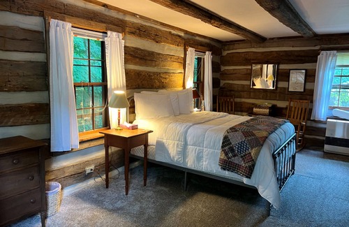 Vesuvius Bed & Breakfast | Sugar Tree Inn