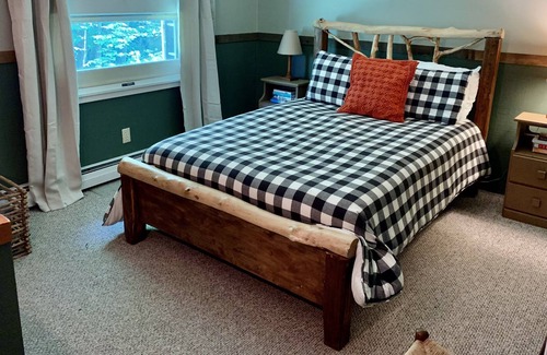 Waitsfield House | Sugarbush & Mad River Glen Ski Getaway-less than 5 minutes to each resort!