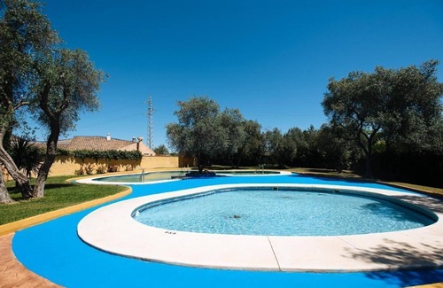 Valencina de la Concepcion Apartment | Suitable. COMPLETE Brisas + parking 10 minutes from the center of Seville
