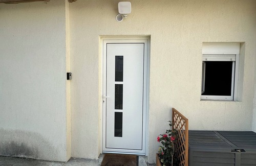 Esbly House | Suite 110 : Jacuzzi & Sauna Privatisé Avec Suite