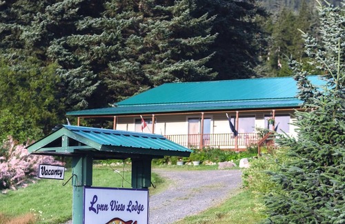 Haines Condo | Suite 2 Lynn View Lodge