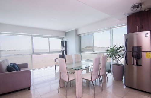 Las Penas Apartment | Suite 2 Riverfront, Puerto Santa Ana Guayaquil