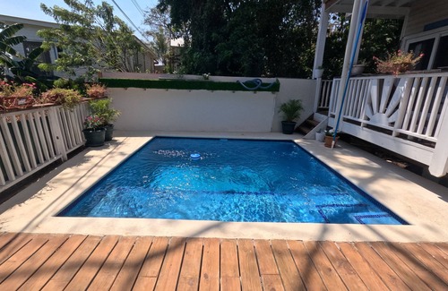 Antoneys Cay Apartment | Suite 3: Full Bed + Sofa Bed, Shared Pool & BBQ, Near West Bay Beach