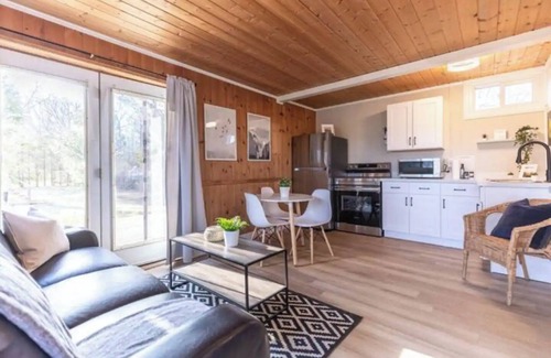 Bluewater Apartment | Suite 5 - Relax in beautiful Bayfield - 15min from Grand Bend