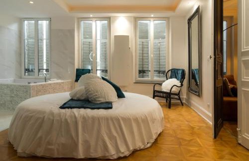 Pont-a-Mousson Apartment | Suite Atemporelle - SPA room