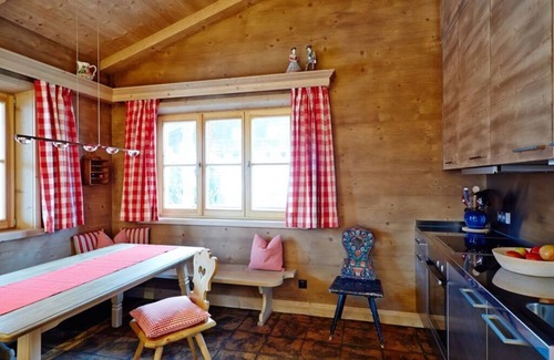 Abwinkl Ski Chalet | Suite Birch Modern retreat