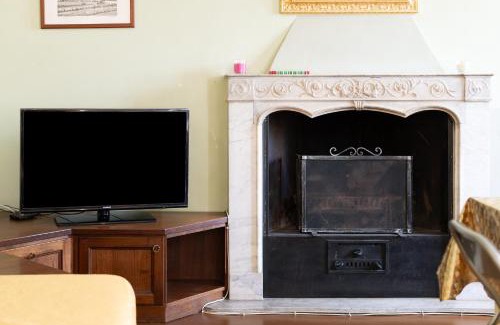 Capolago Apartment | Suite con camino e terrazza