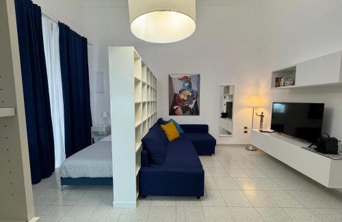 Frattamaggiore Apartment | suite cubè al centro storico vicino la scuola Vespucci con parcheggio su richiesta