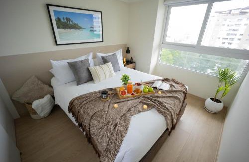 Santa Cruz Apartment | Suite Deluxe 2BR with Balcony And City Views
