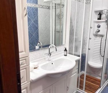 Barriera Vecchia-San Giacomo Apartment | Suite Enes Terrazza con vista e relax in centro città