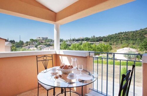 Greoux-les-Bains Condo | Suite Equipée ! Accès Bain à Remous et 3 Piscines