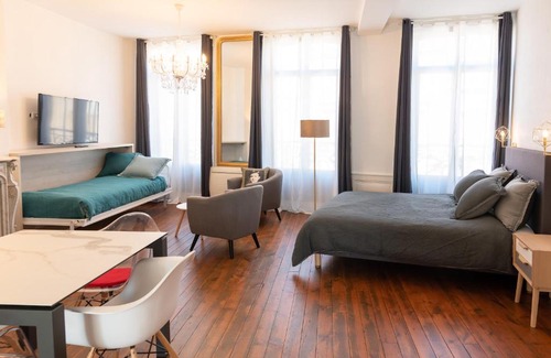 Charleville-Mezieres Apartment | suite Eugénie