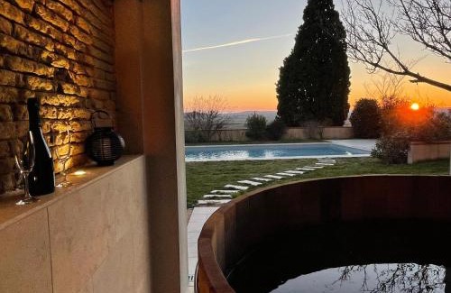 Cintegabelle Bed & Breakfast | Suite intimiste avec Spa privatif et vue Pyrénées