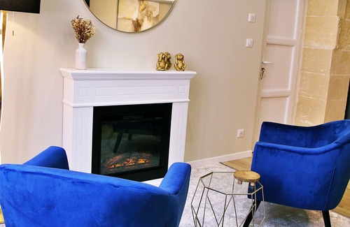 Roanne Apartment | Suite Luxueuse Avec Jacuzzi Privatif