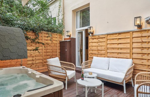 Notre-Dame-des-Champs Apartment | Suite luxueuse avec jardin privé Sauna et Jacuzzi