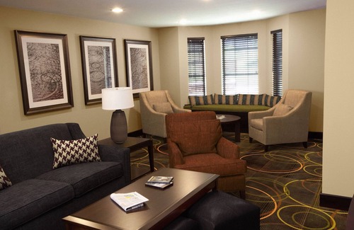 Rossford Condo | Suite Near Downtown Toledo | Shared Indoor Pool + Free Breakfast!