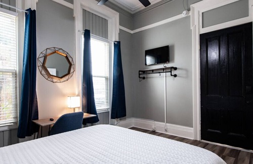 Smoketown Jackson Cabin | Suite near downtown Louisville, KY · Suite I