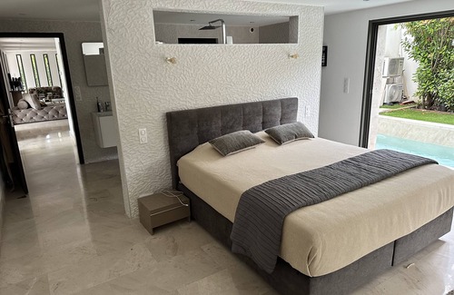 Jacou Bed & Breakfast | Suite Prestige Dans une Villa Luxueuse Avec Tout Confort et Services