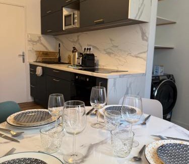 Cimetiere de l'Est Apartment | Suite T5 Rennes Gare - Parking privé gratuit