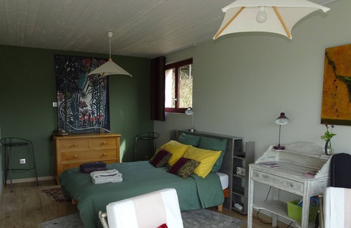 Saint-Sauves-d'Auvergne Bed & Breakfast | Suite with terrace, overlooking the Monts du Sancy, near La Bourboule.