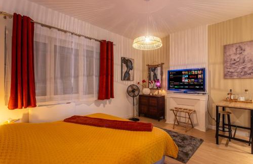 Amiens Apartment | Suite ZEN 2 chb 45m2 Centre ville Spa &Table massage