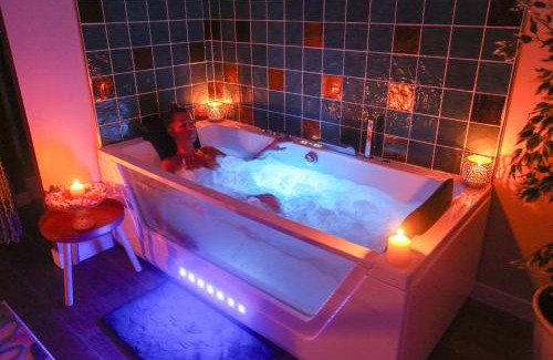Amiens Apartment | Suite ZEN 2 chb 45m2 Centre ville Spa &Table massage