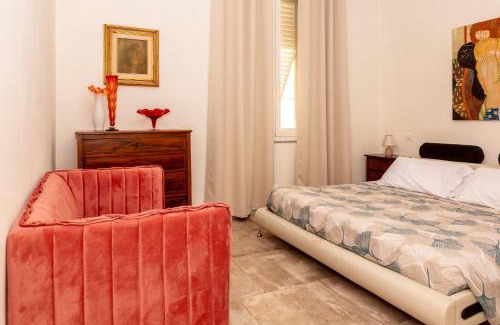 Arezzo House | Suite900-camera king con soggiorno e bagno privato