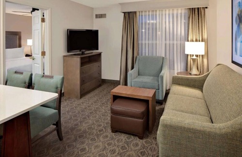 South Loop House | Suites steps from the Mall of America