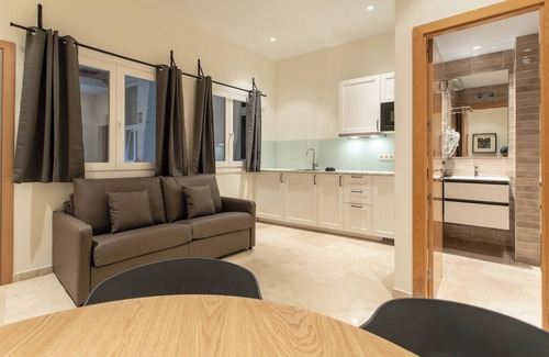 Sol Apartment | Suites You Opera
