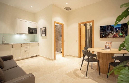 Sol Apartment | Suites You Opera