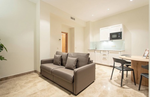 Sol Apartment | Suites You Opera