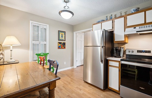 Sullivan's Island Condo | Sullivans Island condo, centrally located, near beach & more - 20 Island House