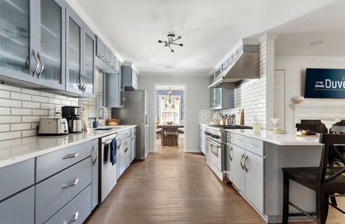 North Charleston House | SullyChic 5 Bedroom | Private Lux Pool Park Circle