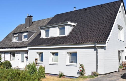 Eutin Apartment | Summer berth - vacation apartment, roof terrace, shower, WC