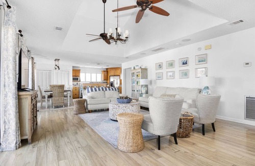 Toilla Segunda House | Summer Break! | Game Room | Sleeps 21 | Pool