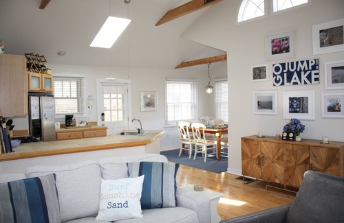Lakeside Cottage | Summer Getaways Still Available! Short walk to a private beach!