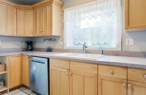 Hammondsport House | Summer Hideaway: Lovely Year Round Cottage with a California Flair