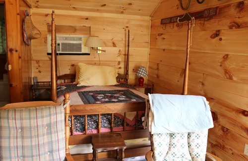 Alton Bay Cabin | Summer house no. 3 'The tool shed'