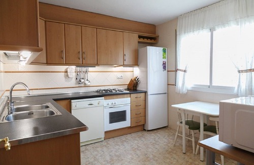 Miami Platja Ski Chalet | Summer House with Private Garden, BBQ & Pool · UHC CASA MAGNOLIA