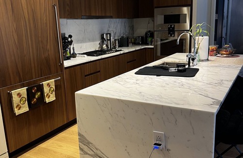 Lower East Side Apartment | Summer In the City Luxury Condo w/700 sq ft terrace w/BBQ in A+ location