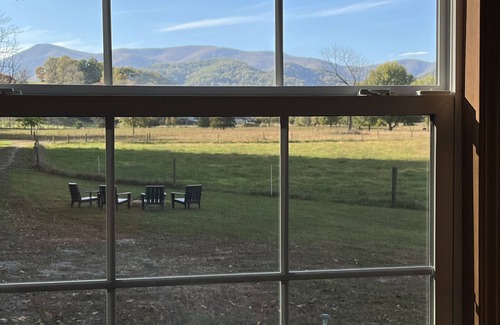 Roseland House | Summer is in full swing. No charge for the view!