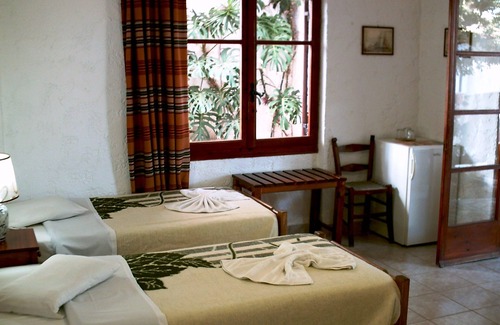 Maleme House | Summer Lodge Double Room C - weekly rental