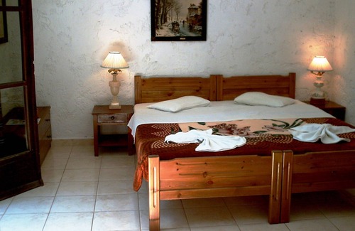 Maleme House | Summer Lodge Double Room D - long stay
