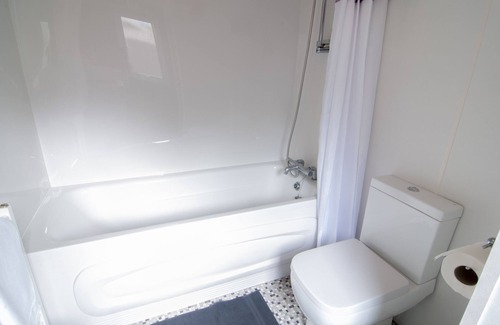 St Leonards-On-Sea Cabin | Summer Lodge luxury caravan in Hastings free WiFi