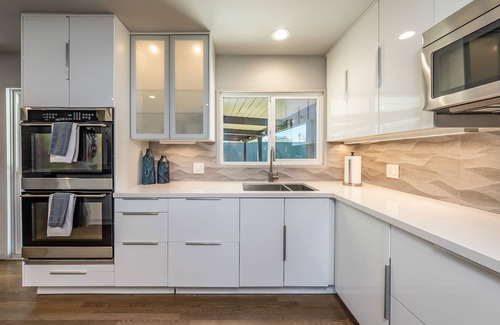 Hanford House | Summer Oasis w/Pool and Hot Tub!