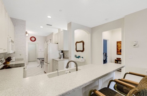 Venice Villa | Summer or fall retreat on golf course in Venice, Florida. 10 min from Beach.