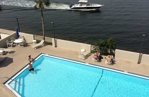 Hudson Condo | SUMMER SALE THRU 9/30! CORNER UNIT- 1400 SQUARE FEET! 2 BALCONIES! GULF VIEWS!
