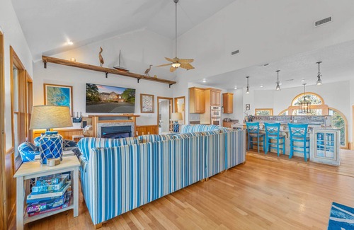 Buxton House | SUMMER SAVINGS-Soundfront Dog Friendly w Hot Tub, Elevator, Private Sound Access